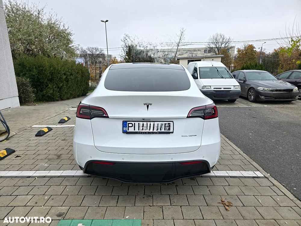 Tesla Model Y AWD Long Range - 8