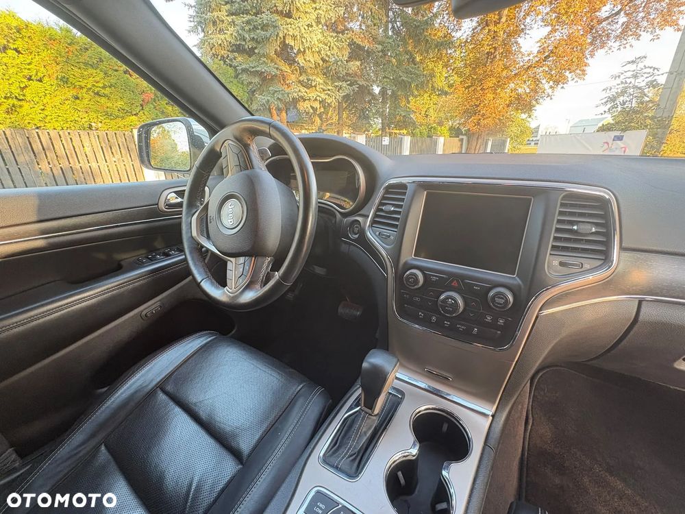 Jeep Grand Cherokee - 16