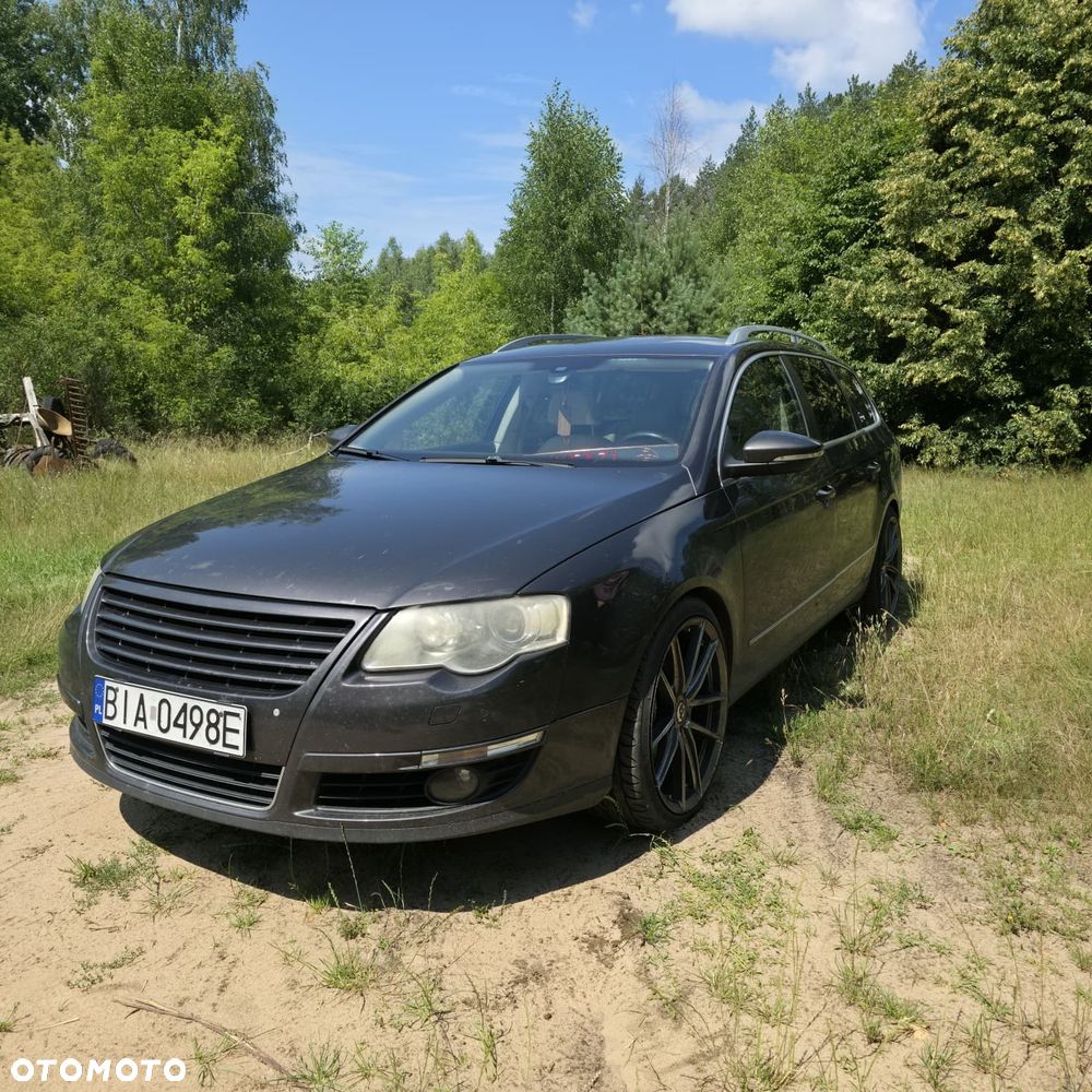 Volkswagen Passat - 1