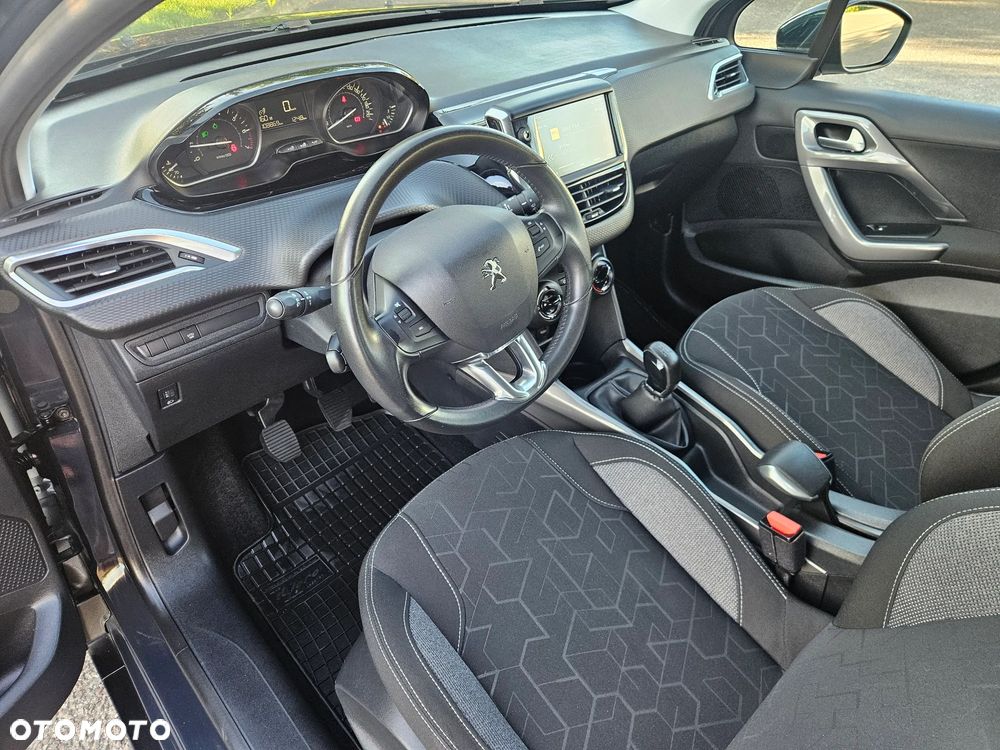 Peugeot 2008 PureTech 82 Style - 22