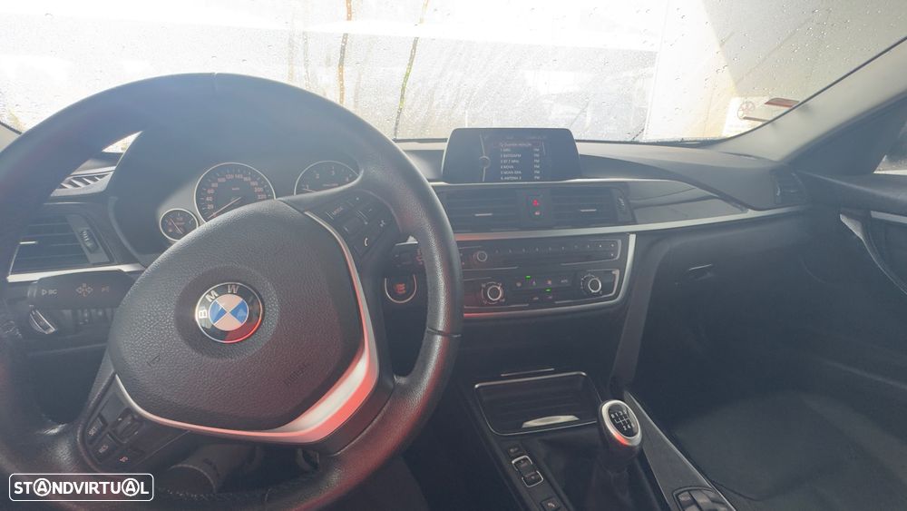 BMW 318 Gran Turismo d Line Luxury - 9