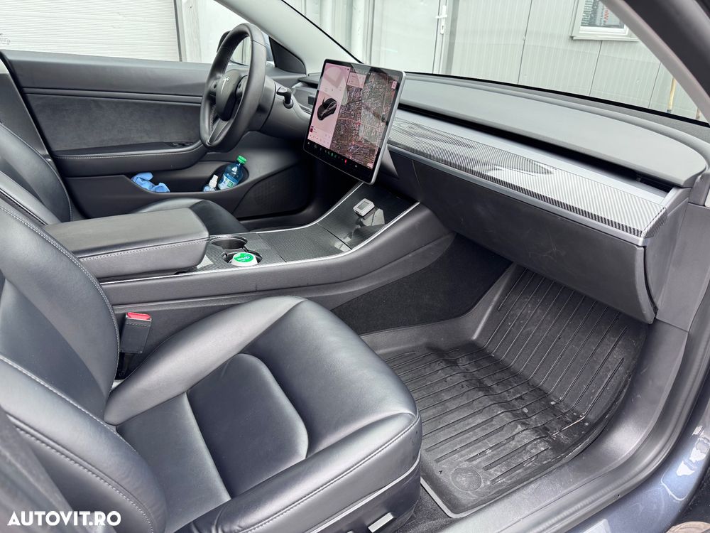 Tesla Model 3 - 6