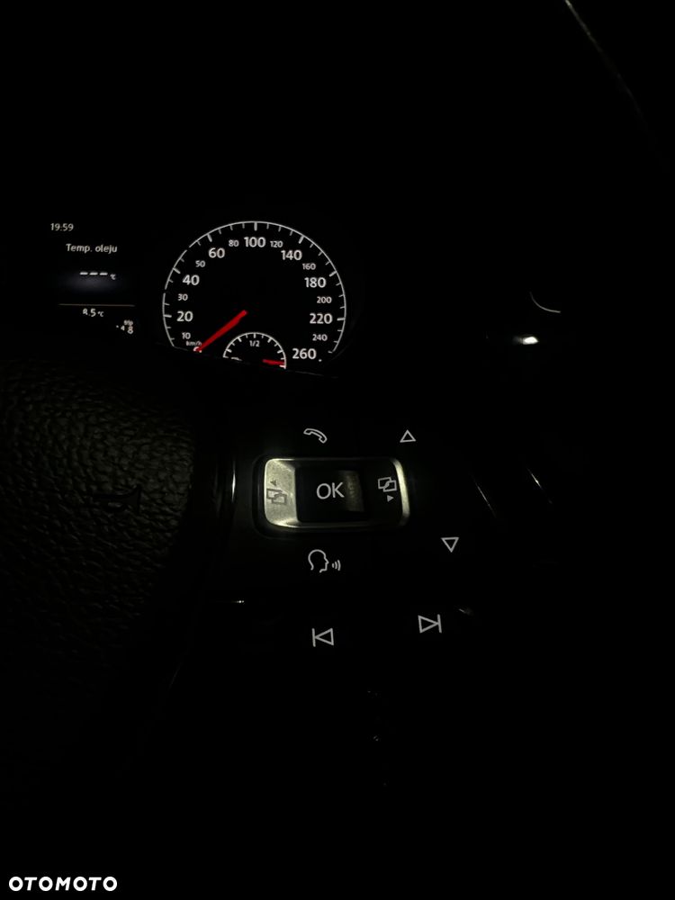 Volkswagen Golf - 35