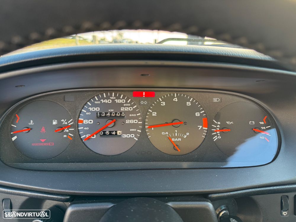 Porsche 944 Turbo S - 22