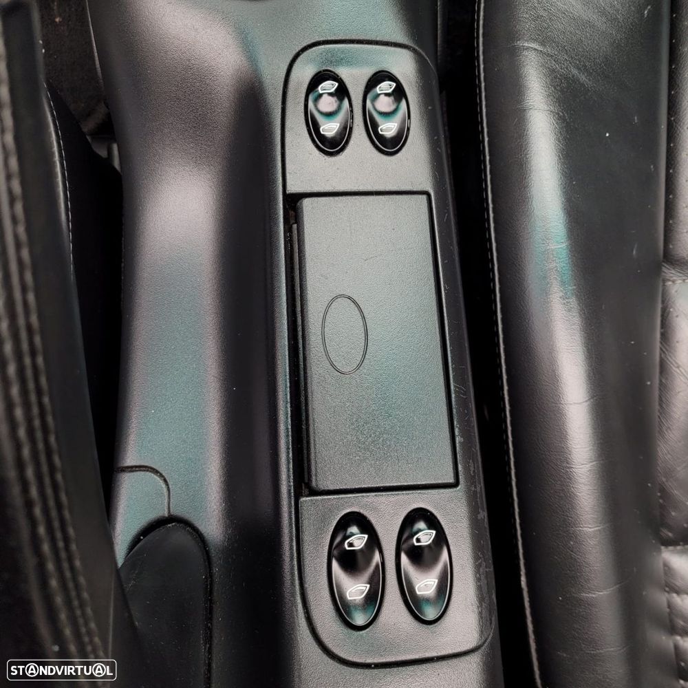 Porsche 911 (996) Carrera 4S Cabrio - 15