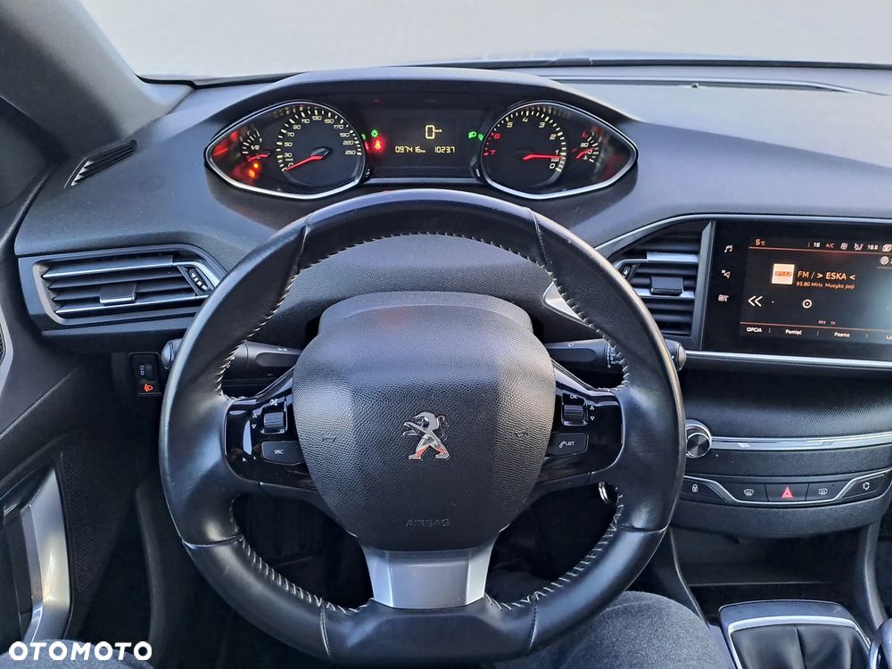 Peugeot 308 1.2 PureTech GPF Allure S&S - 18