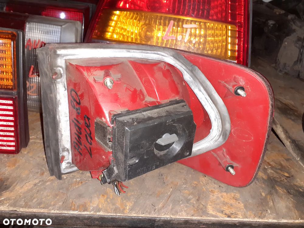 LAMPA TYLNA TYŁ LEWY LEWA AUDI 80 - 2