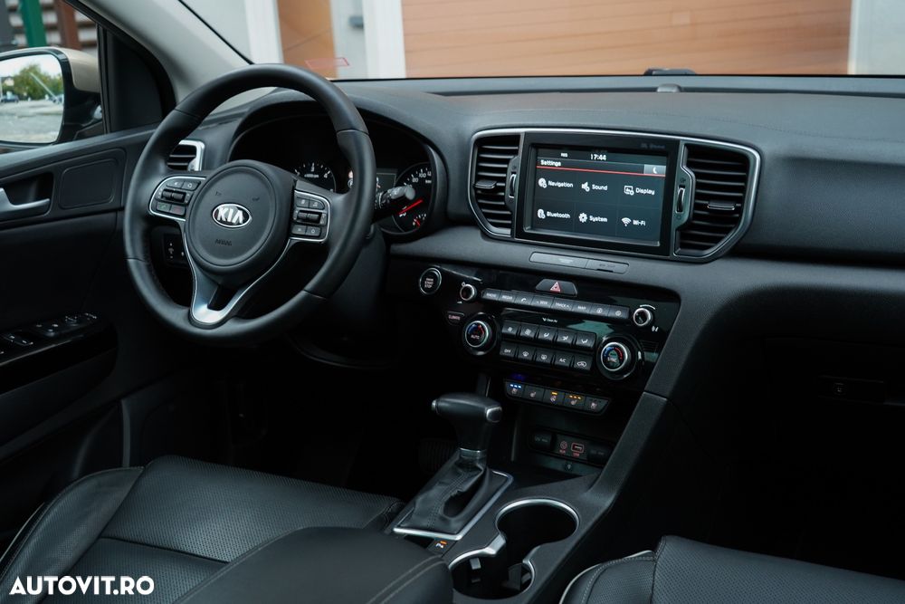 Kia Sportage 2,0 CRDI AWD Aut. Platinum - 16