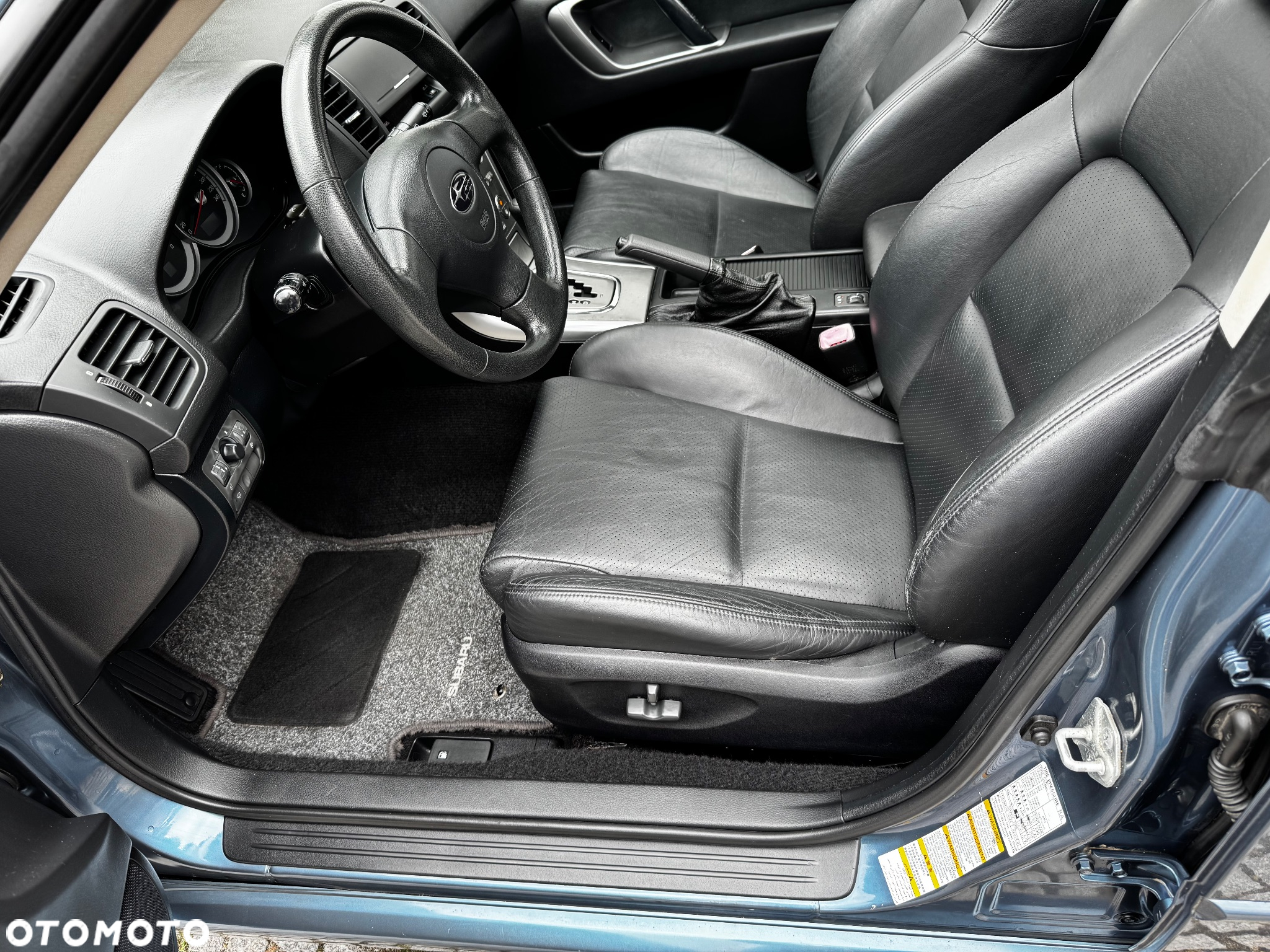 Subaru Legacy SW 2.0i AT - 35