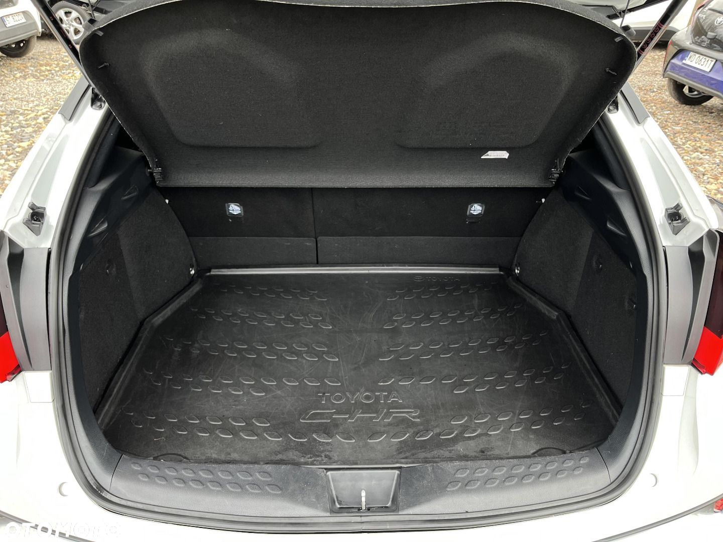 Toyota C-HR 2.0 Hybrid Executive - 17