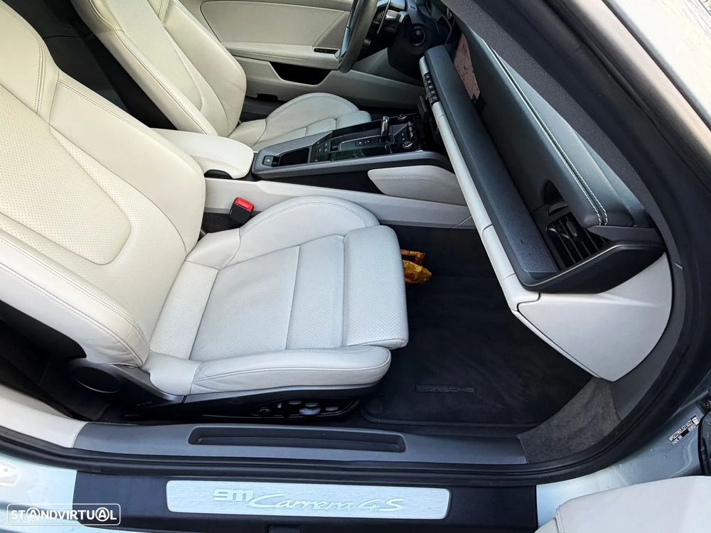 Porsche 911 (992) Carrera 4S PDK - 20