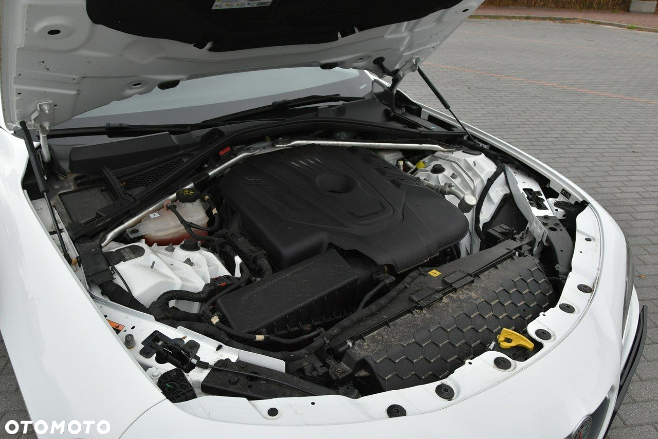 Alfa Romeo Giulia 2.2 Diesel - 38