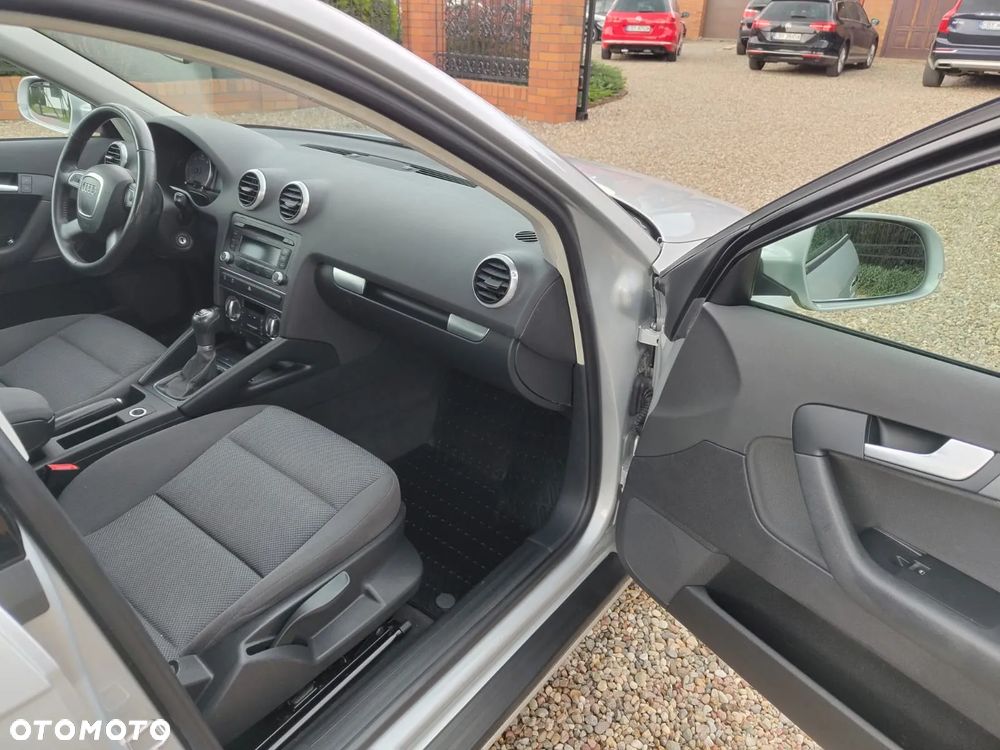 Audi A4 2.0 TDI DPF S line Sportpaket - 7