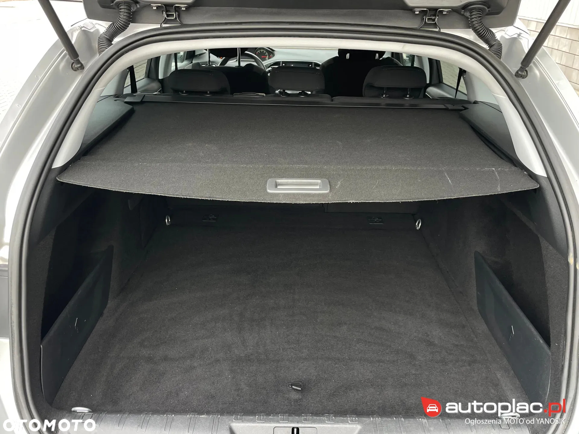 Peugeot 308 SW 1.2 PureTech Allure S&S - 14