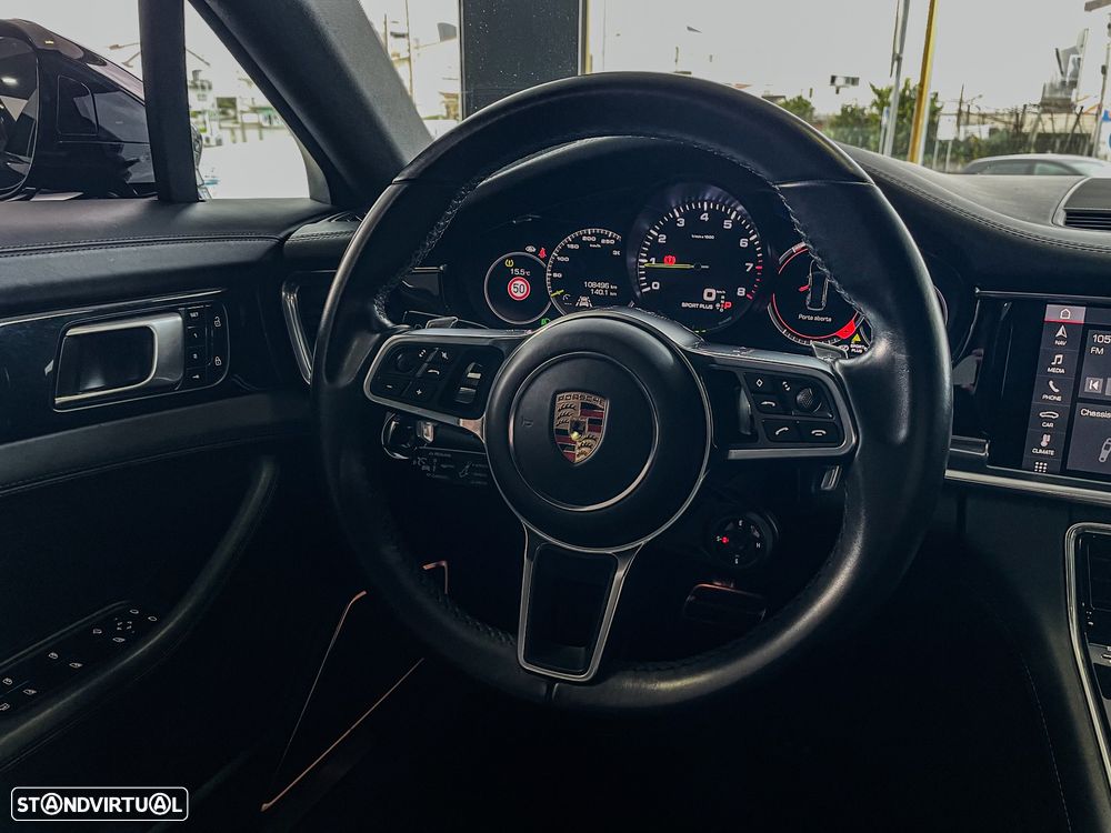 Porsche Panamera Sport Turismo 4 E-Hybrid Platinum Edition PDLS - 25