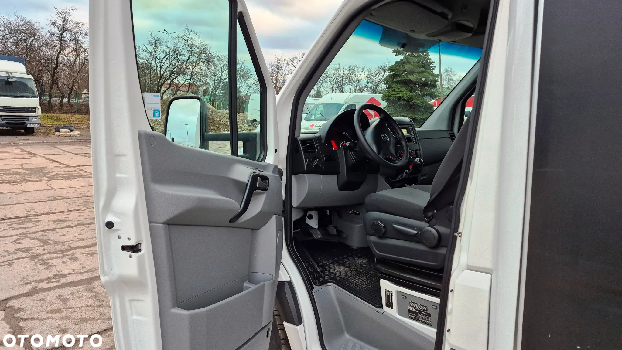 Volkswagen Crafter - 11