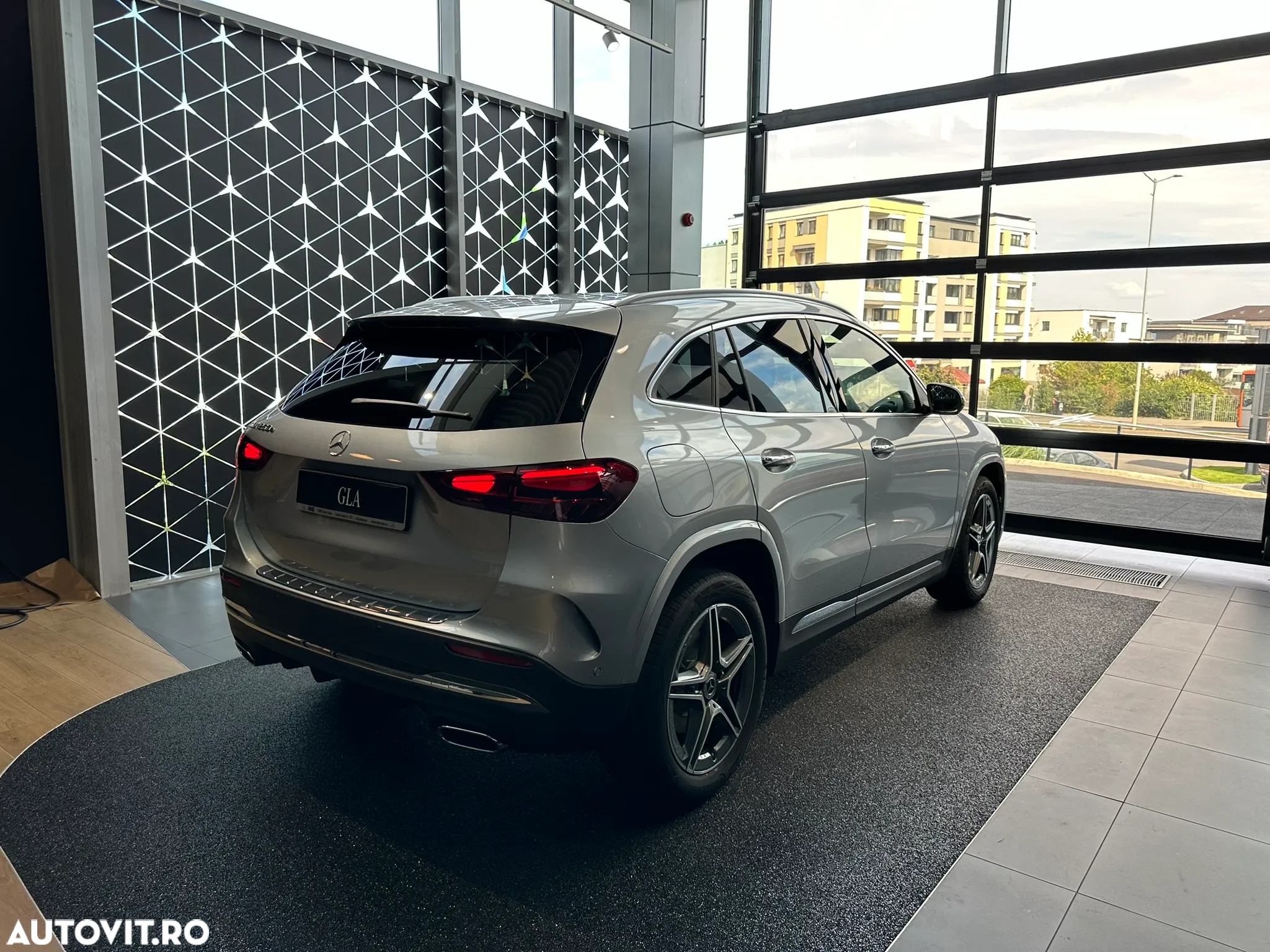 Mercedes-Benz GLA 250 e 8G-DCT AMG Line Advanced Plus - 4