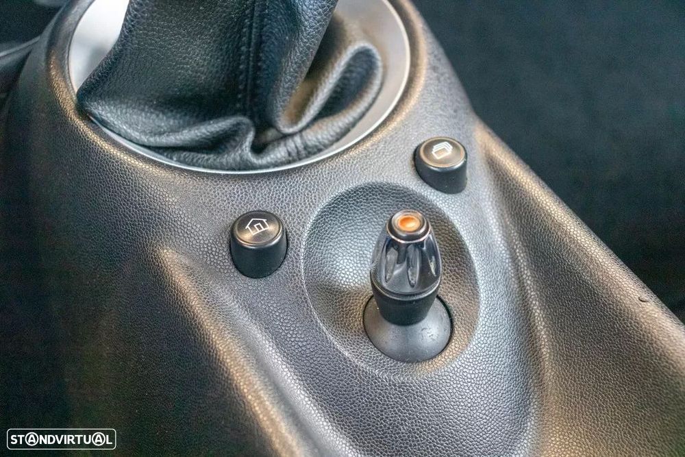 MINI 3 Portas One D - 11