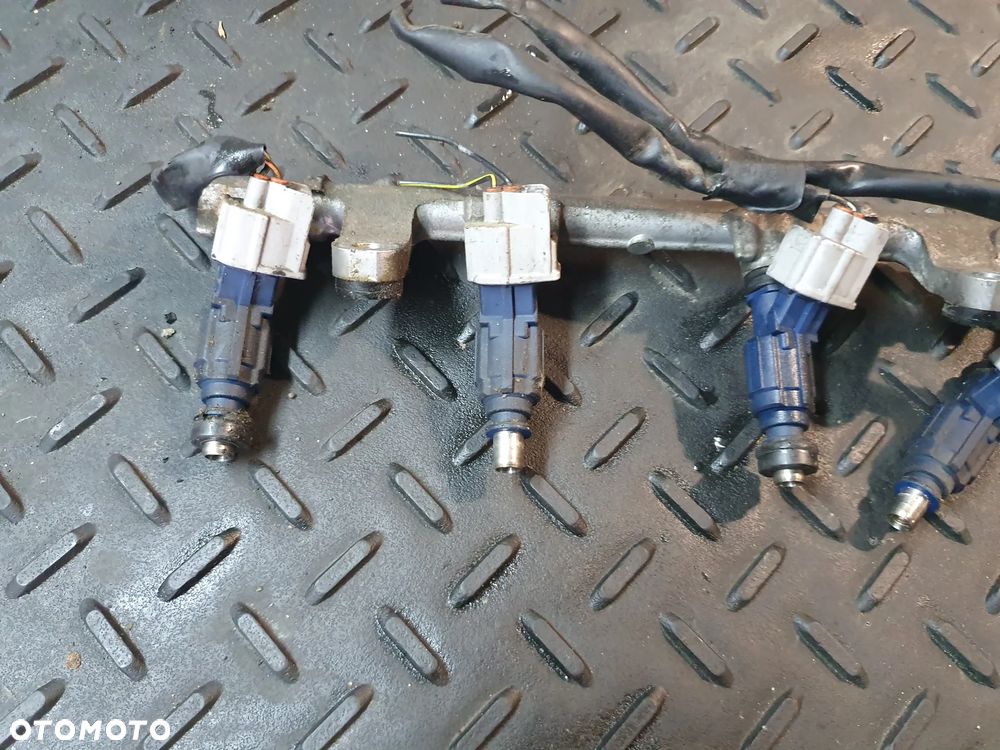 TOYOTA YARIS I 1.0 LISTWA WTRYSKOWA WTRYSKI KOMPLET 4 SZT 23250-0J010 0280156067 POSIADAM 5 SZT - 14
