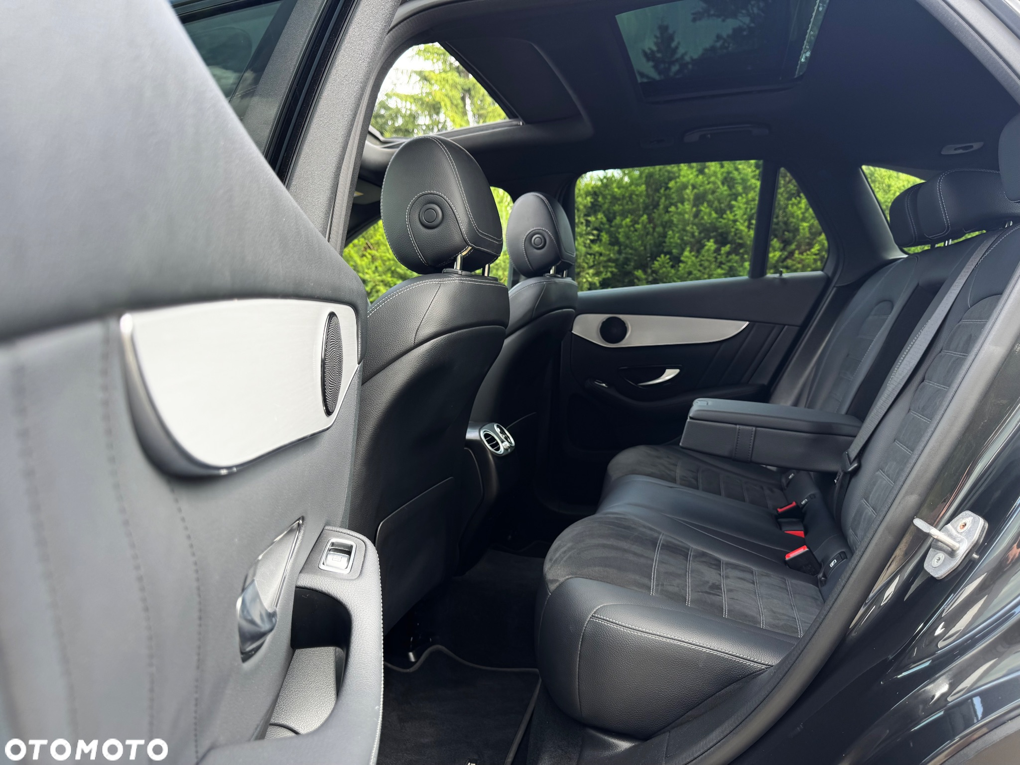 Mercedes-Benz GLC 220 d 4Matic 9G-TRONIC AMG Line - 33