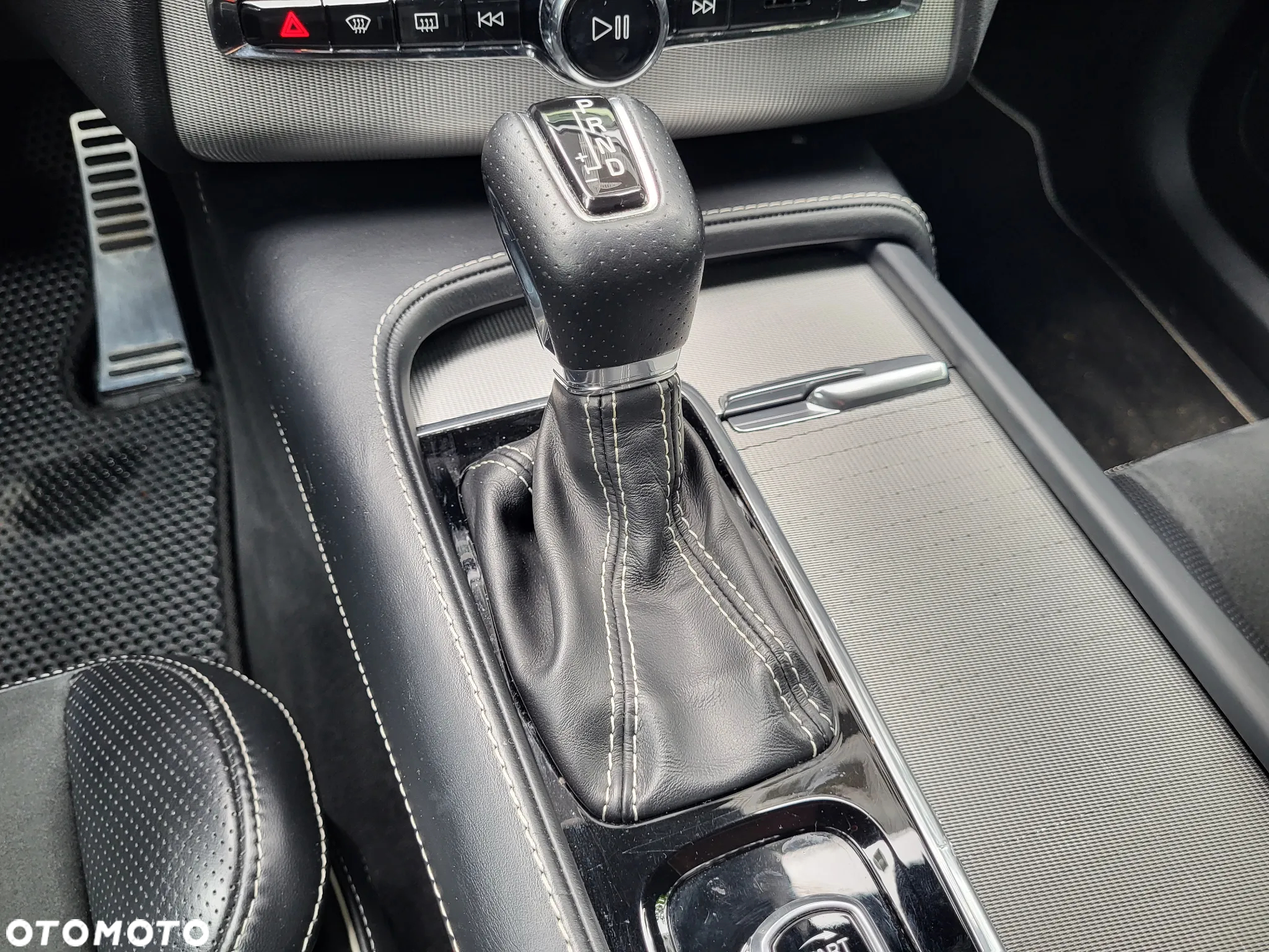 Volvo XC 90 D5 SCR AWD R-Design 7os - 19
