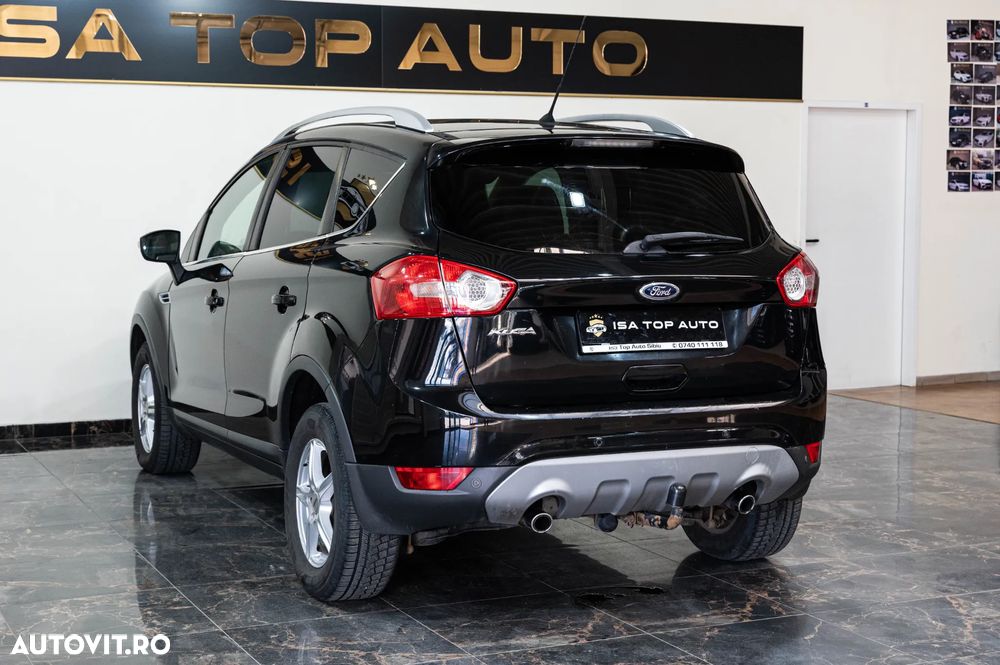 Ford Kuga 2.0 TDCi 4WD Powershift Titanium - 32