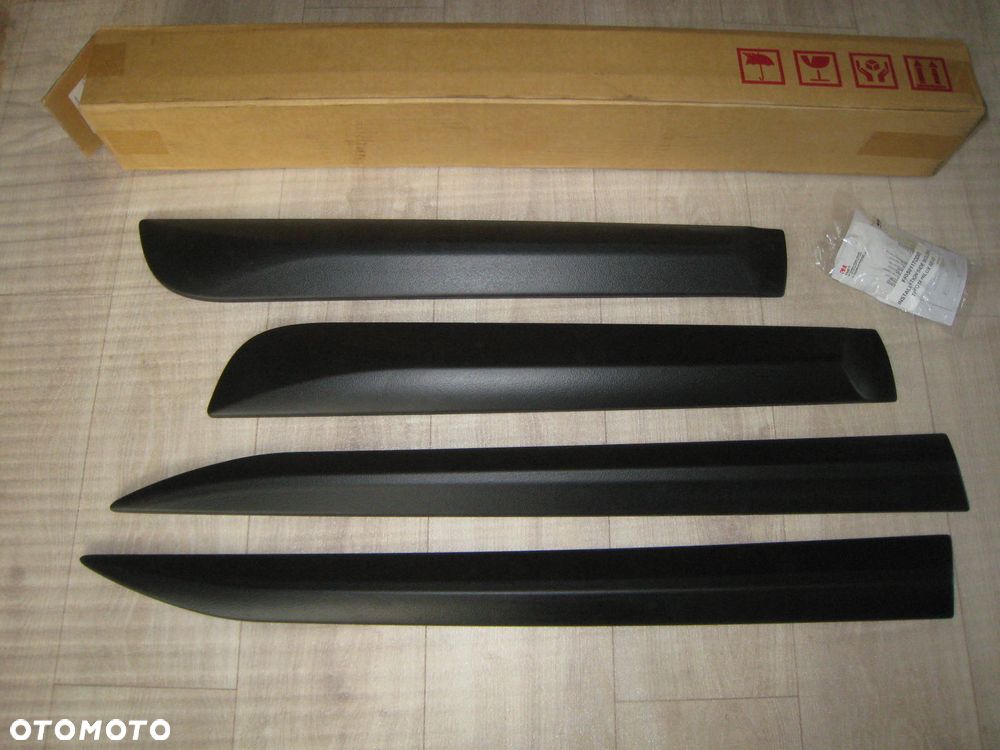 Listwy Boczne Nakładki Ochronne na Drzwi TOYOTA HILUX 2015- 2025 - 8