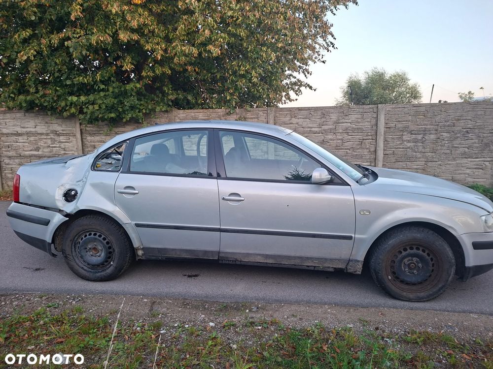 Volkswagen Passat - 11