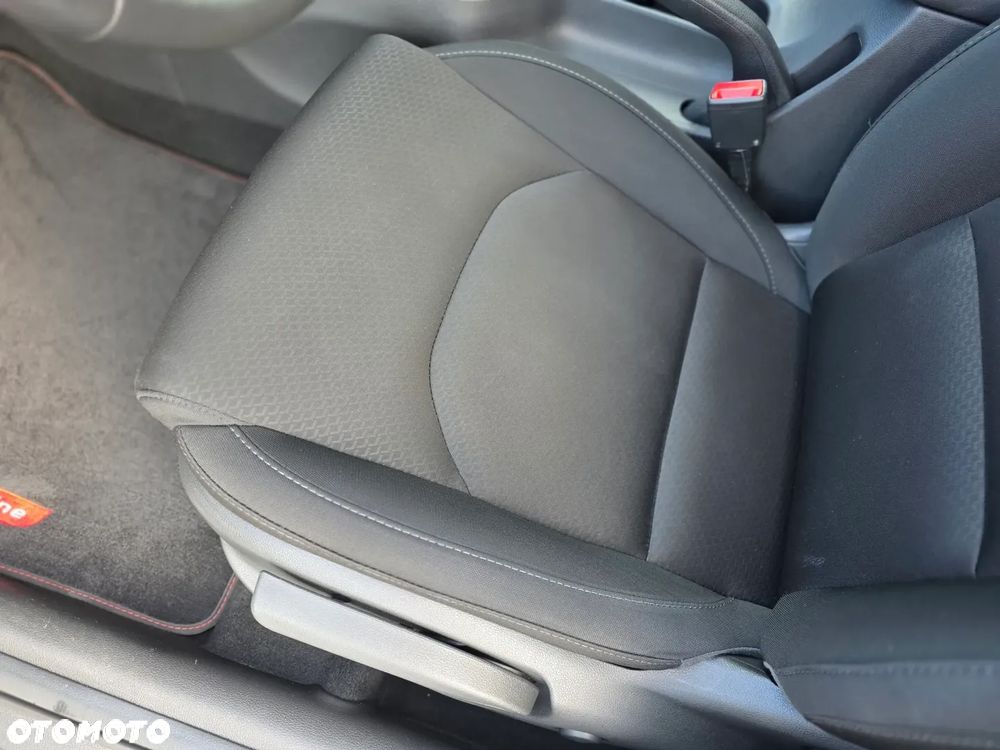 Hyundai i30 1.6 D Comfort - 26