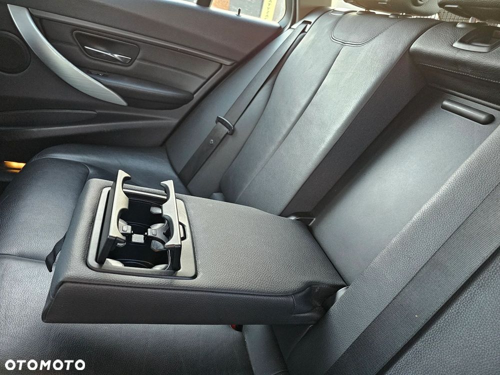 BMW Seria 3 320d DPF Edition Lifestyle - 18