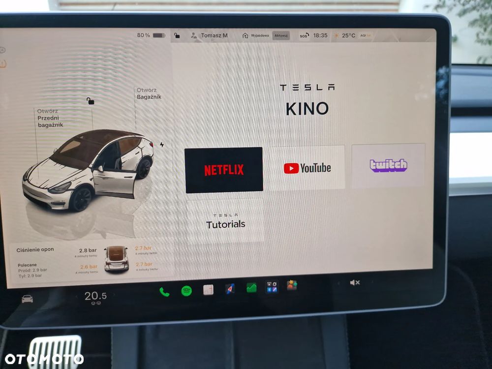 Tesla Model Y Long Range AWD - 16