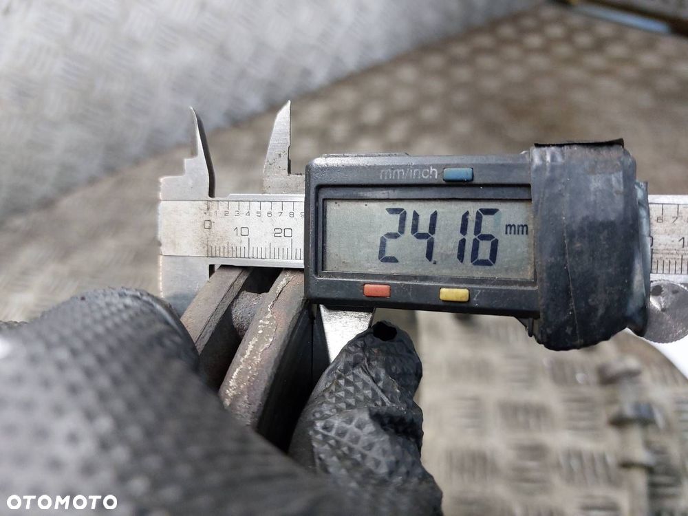 TARCZE HAMULCOWE PRZÓD + KLOCKI + ZACISKI AUDI A4 B8 2.0 TDI - 9