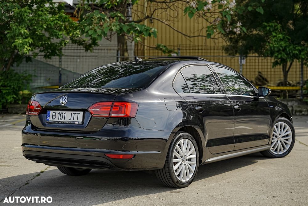 Volkswagen Jetta 1.4 DSG Comfortline - 3