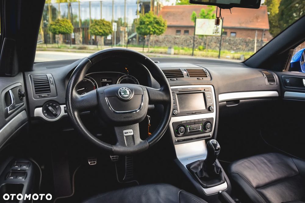 Skoda Octavia 2.0 TSI RS - 18