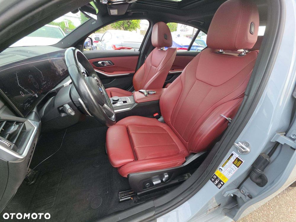 BMW Seria 3 330i xDrive M Sport - 5
