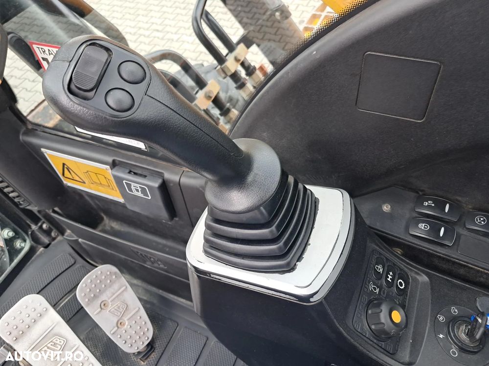 JCB js160w excavator pe roti - 20