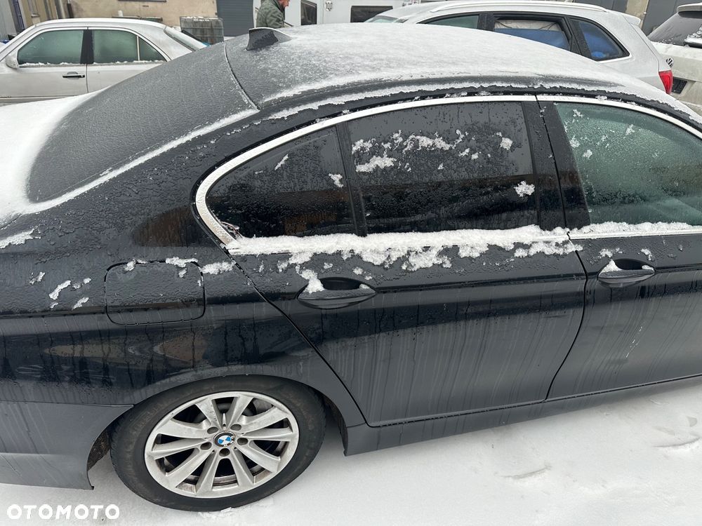 BMW Seria 5 520d - 32