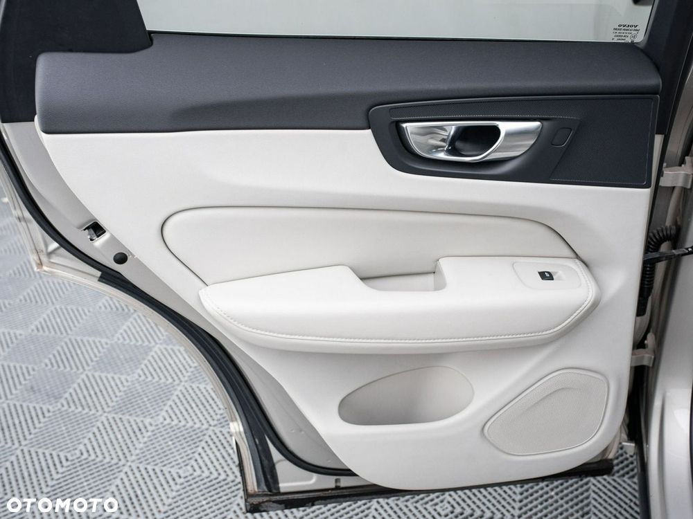 Volvo XC 60 - 23