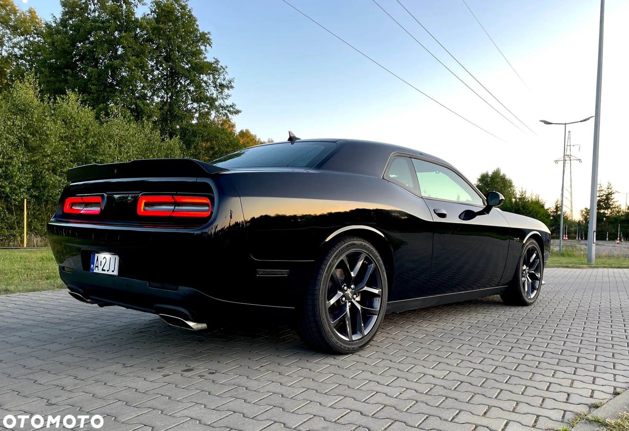 Dodge Challenger - 1