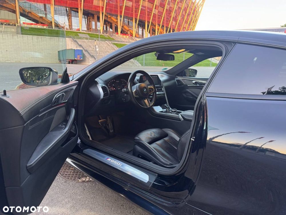 BMW Seria 8 - 12