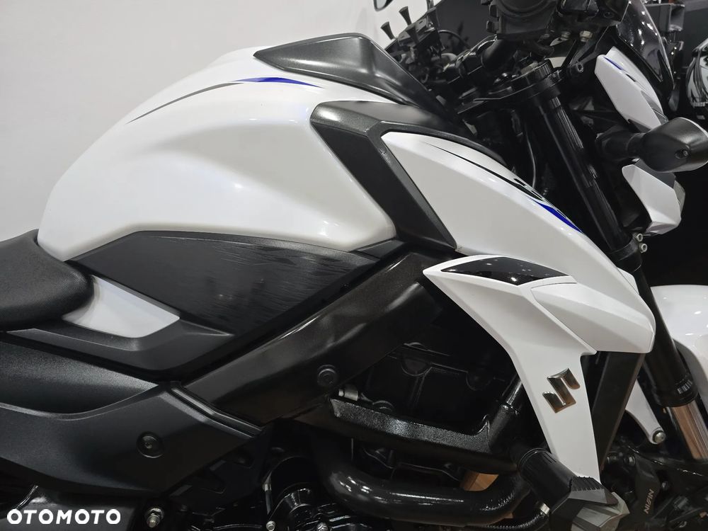 Suzuki GSX - 9