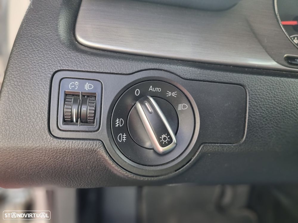VW Passat 1.6 TDI Confortline - 32