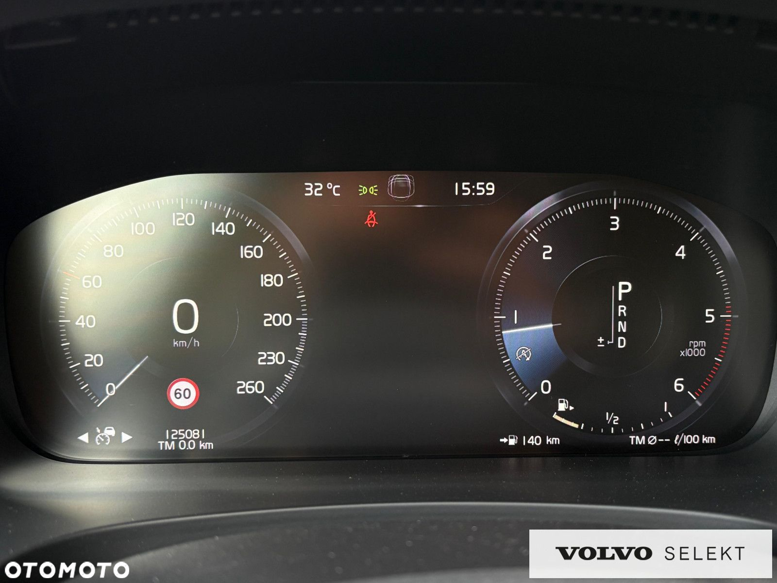 Volvo V90 Cross Country - 24