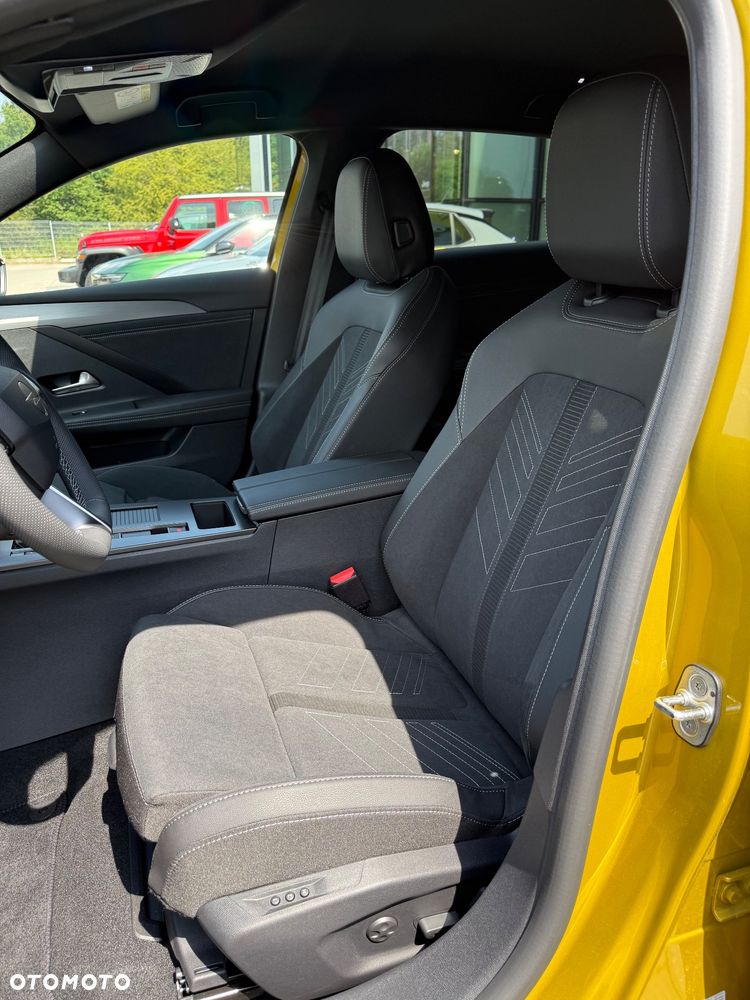 Opel Astra 1.2 T mHEV GS eDTC - 12