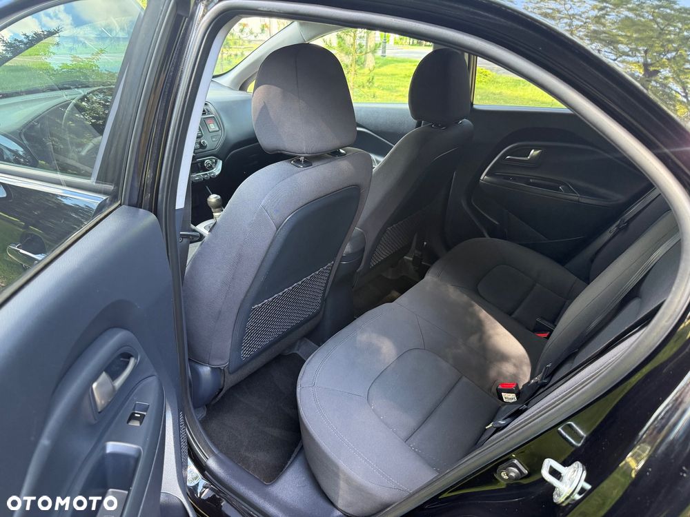 Kia Rio - 7