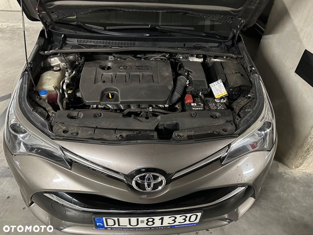 Toyota Avensis 1.8 Premium - 29