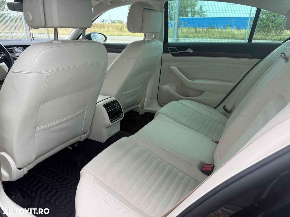 Volkswagen Passat 2.0 TDI DSG Highline - 22