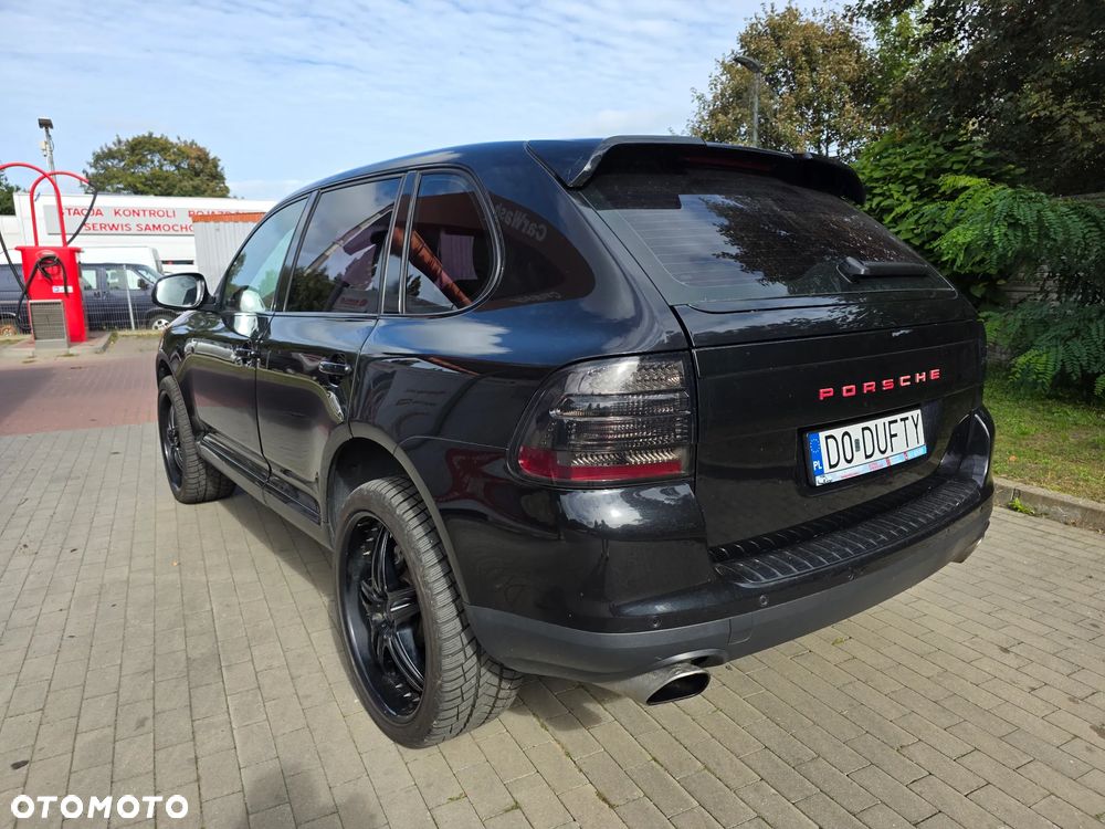Porsche Cayenne - 26