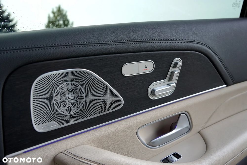 Mercedes-Benz GLS - 26