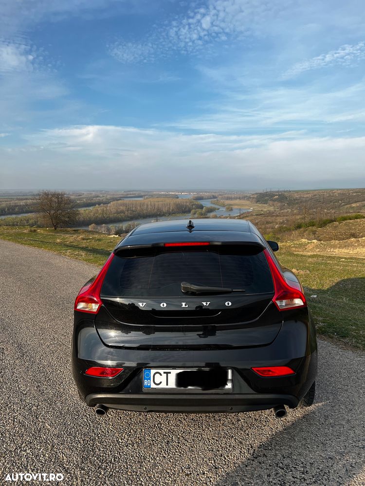 Volvo V40 - 18